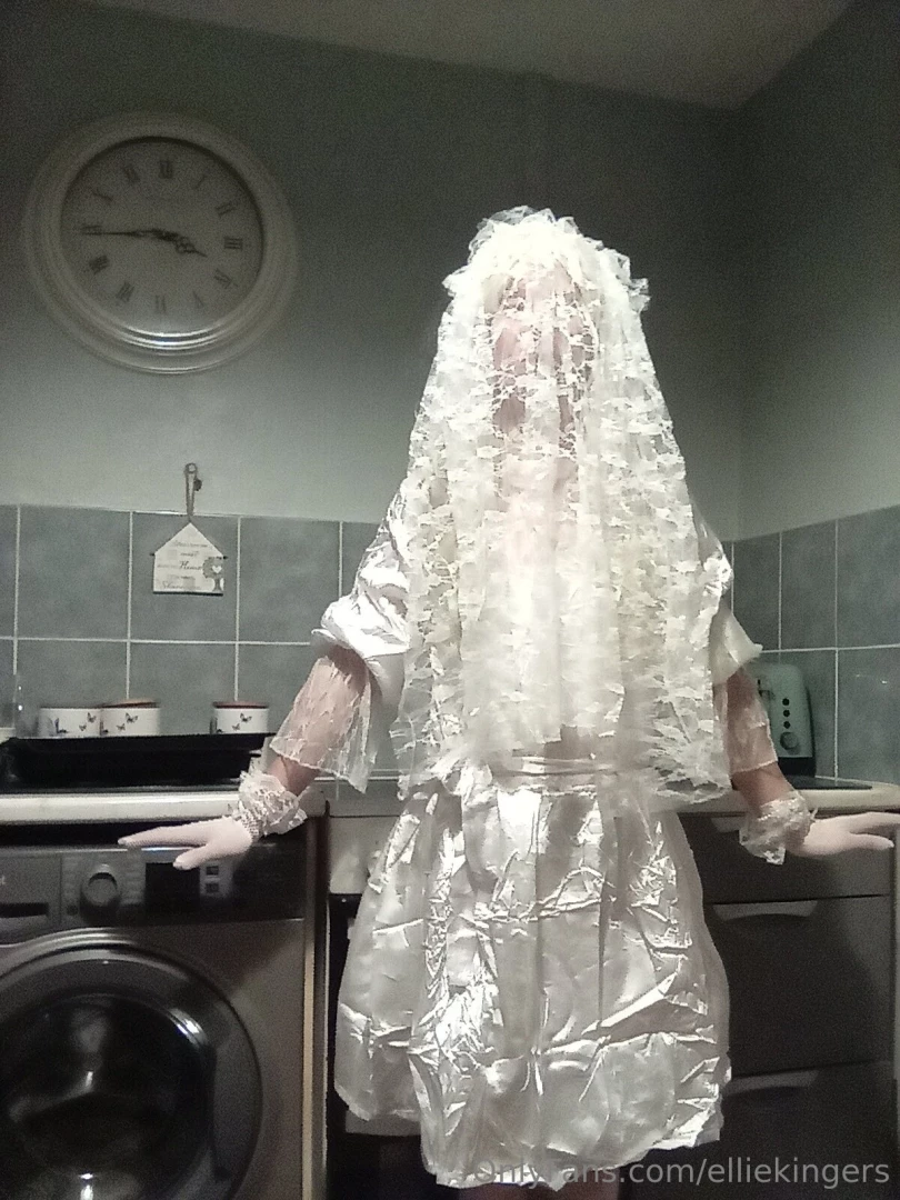 Filmed a custom earlier and here the stills from it always dreamed of part 2 