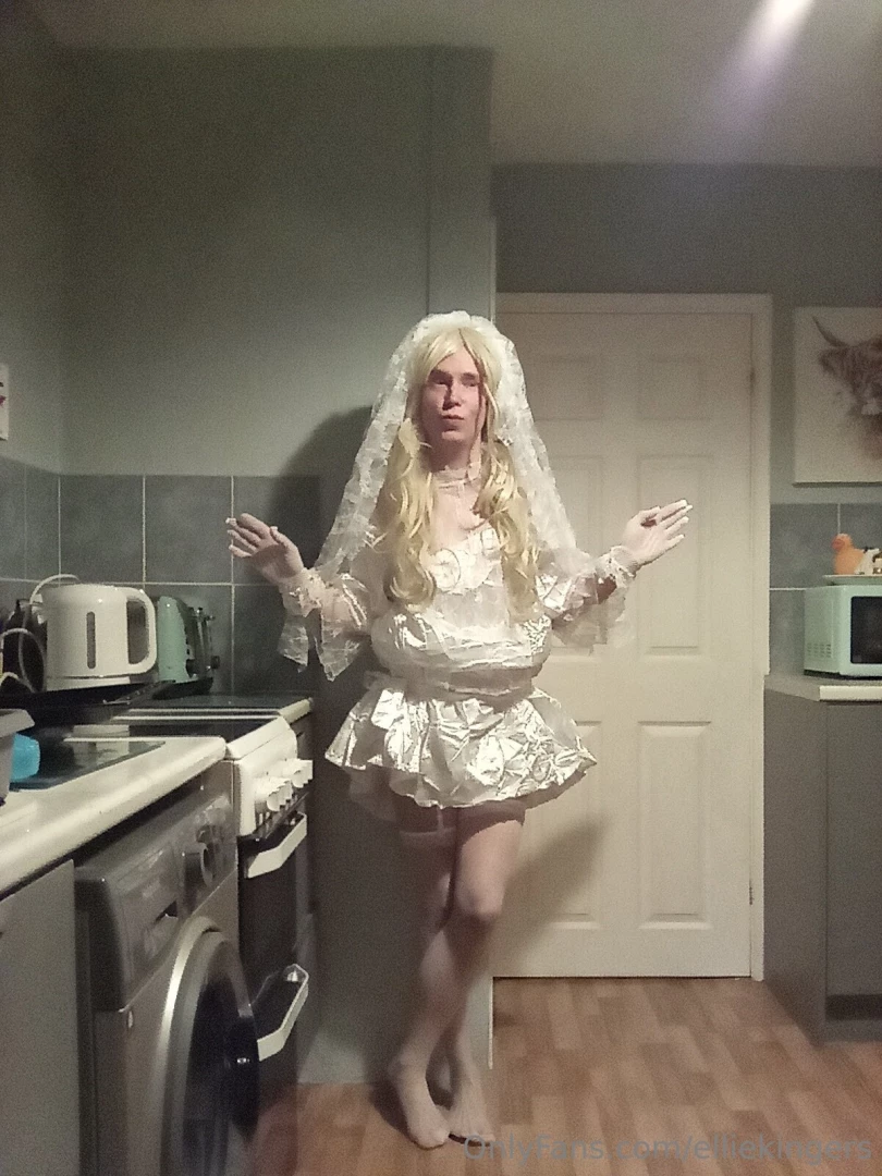 Filmed a custom earlier and here the stills from it always dreamed of part 7 