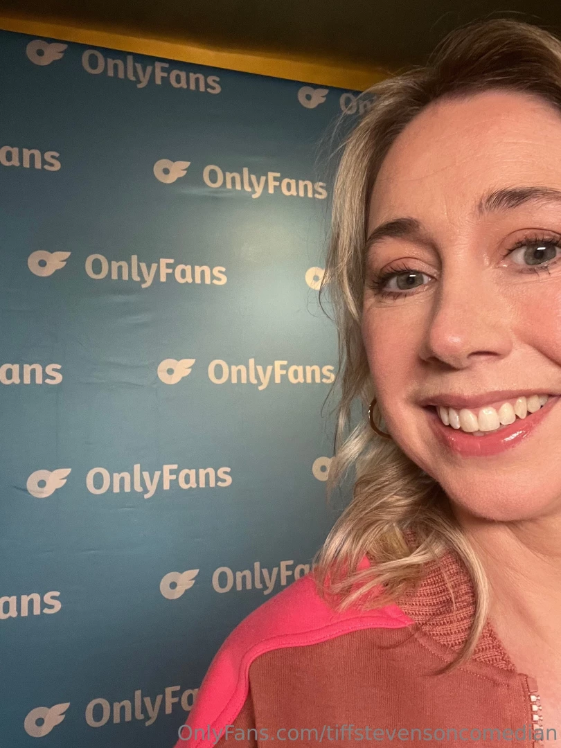 A couple of lil bts photos from the taping for lmaof did i change 