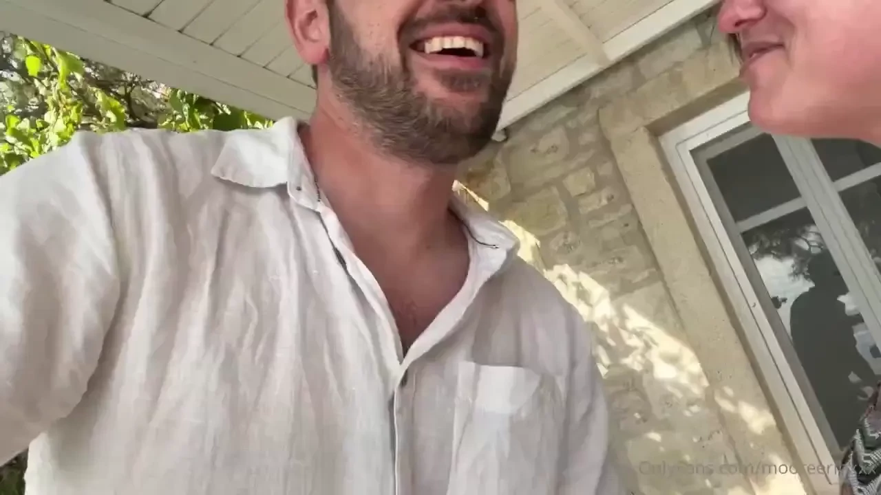 New video this is why you go on holiday with friends that swing 