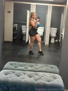 My pics right before i worked out do you like my outfit part 1