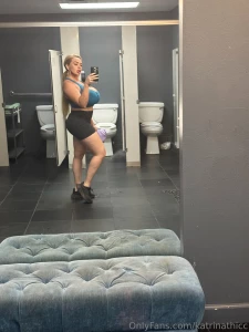 My pics right before i worked out do you like my outfit