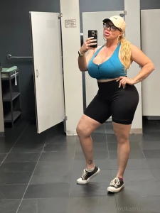 My tits swayyyyyyyyyy like a motherfucker do i look like a proper milf part 1