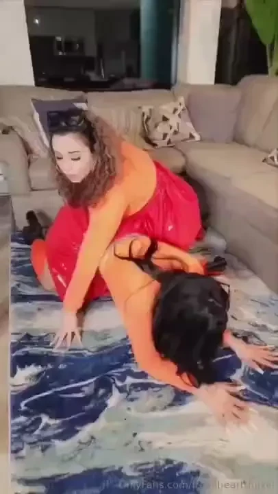 Jinkies velma cosplay everyone has seen velma and daphne together but 