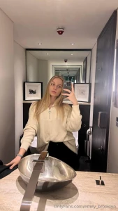 I visited a new caf and tried a caramel and sea salt dessert such an