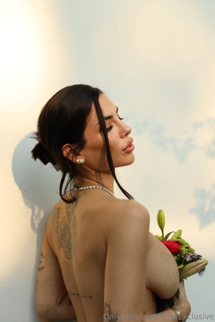 Like a flower i bloom 