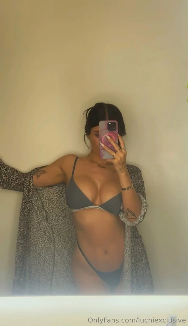 Last night was crazy i m so hungover whoever buys me a smoothie first 