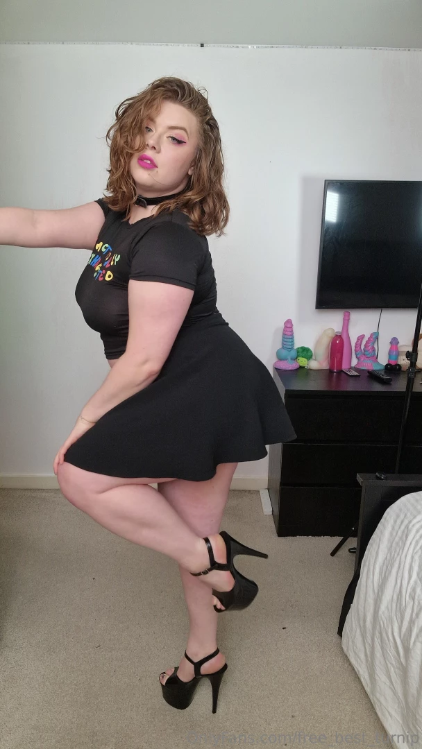 Wanna see what s under this shirt and play with them 40 photoset tease part 1 