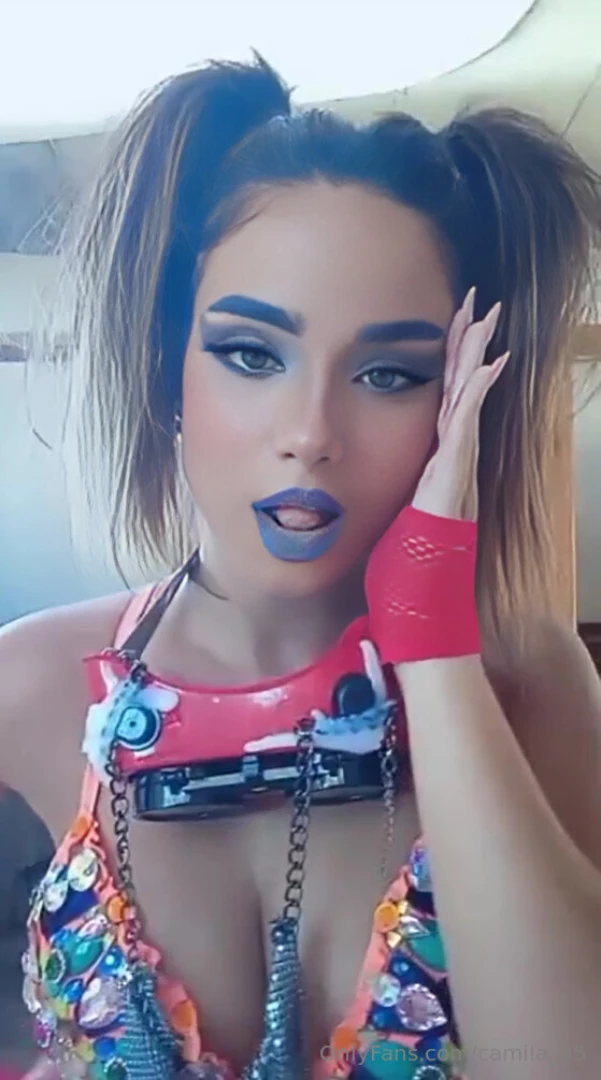 I ve got something steamy waiting for you hmmm wanna see dm me rn 