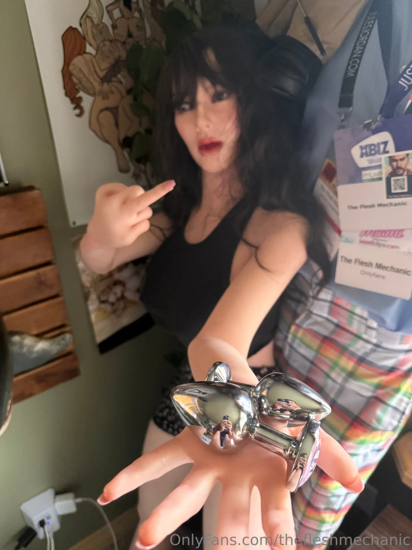 Ladies and gentlemen we got them tip 50 and send your address and size 