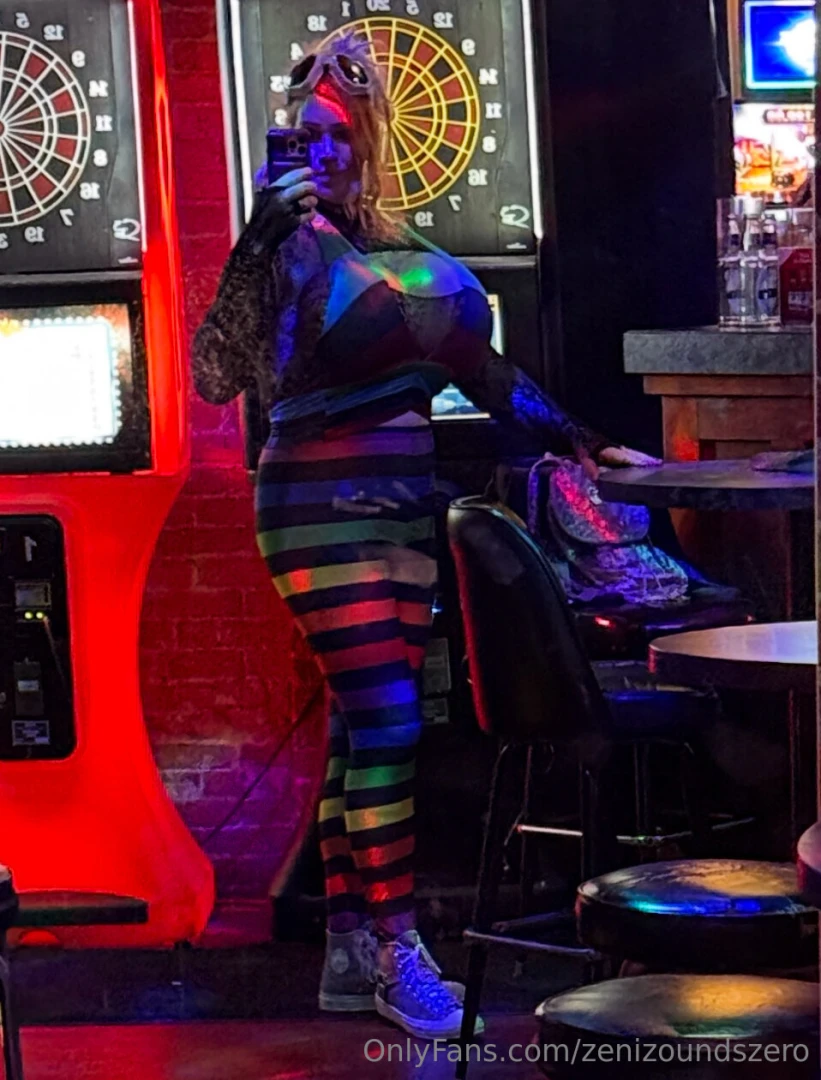 Sorry for the lack of toplessness in these pics but i just wanted to part 25 