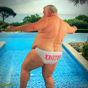 Good morning guys with the osito lycra speedo leaving the store on my part 1