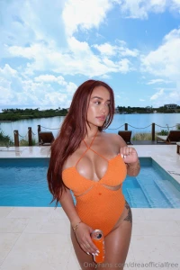 Is it hot or is it just meeeee i need your help cooling dowwwn baby