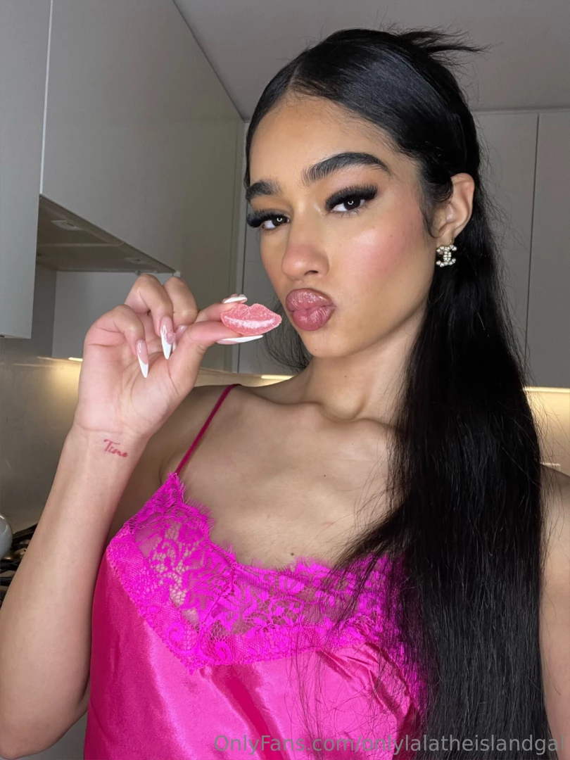 Ain t my lips plumpy 