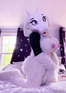 Just wanted to let my subscribers know i have a throne linked in my part 2