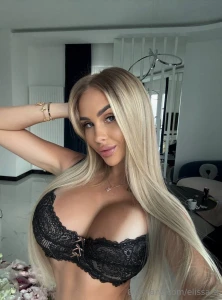 Do you like tanned girls