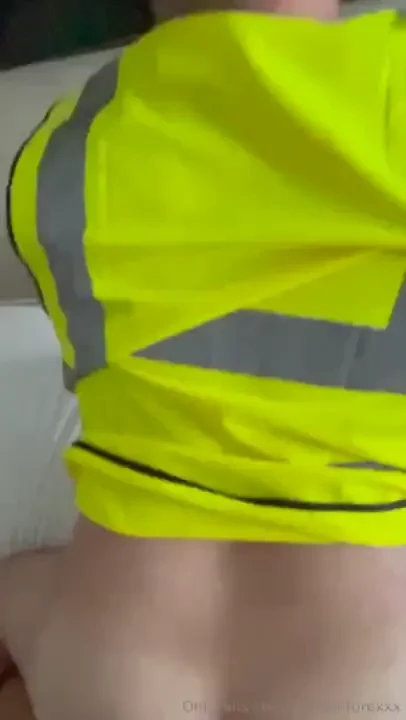 Watch me fuck the living daylight out of this straight travelling 