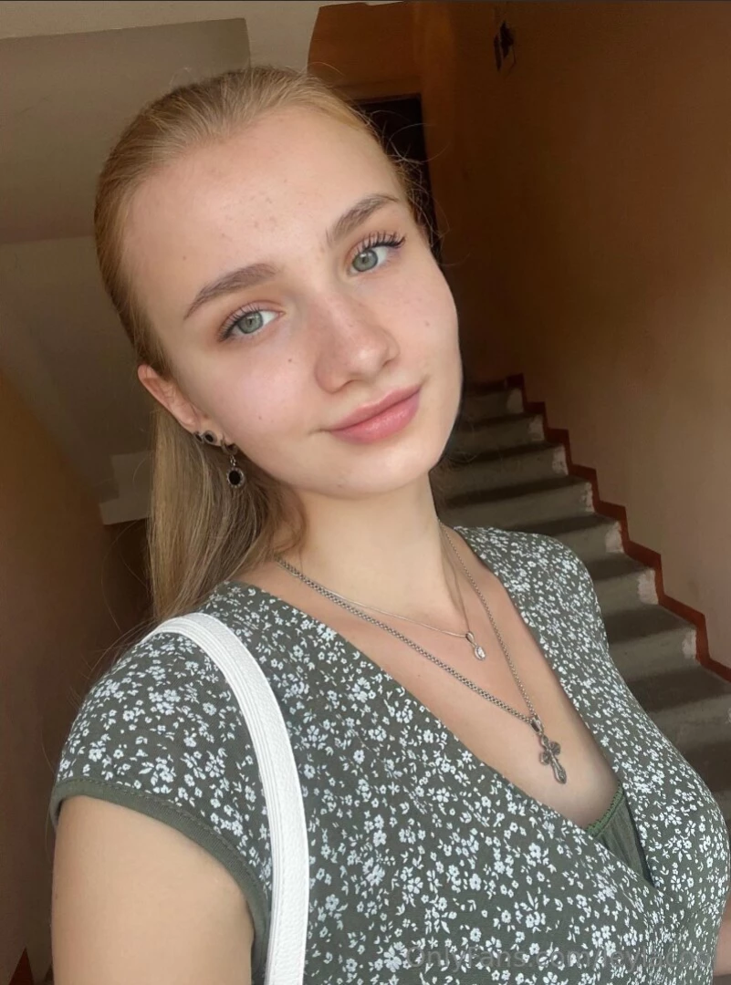 Cute kitty aria_blonde loves cocks of all sizes when she gets horny part 14 