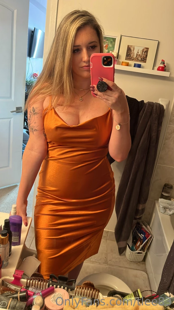 I love undressing but sometimes feel sexier dressing up 