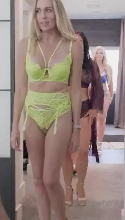 Sending my new all girl orgy again today turn on renew to see it for 