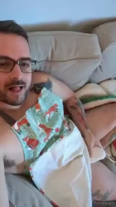 What happens to the baker after the cakes on the oven part 1