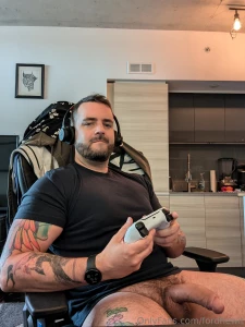 5 snaps of my hard cock while i m gayming part 3