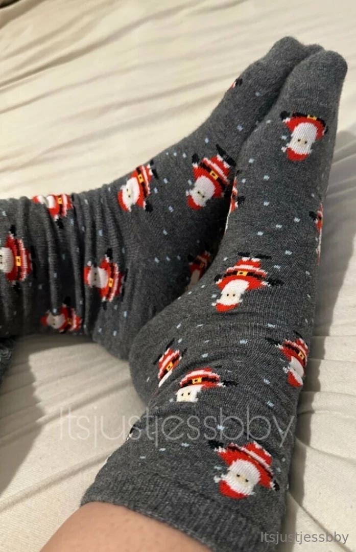 Do you like my santa socks my feet were so sweaty when i took these 