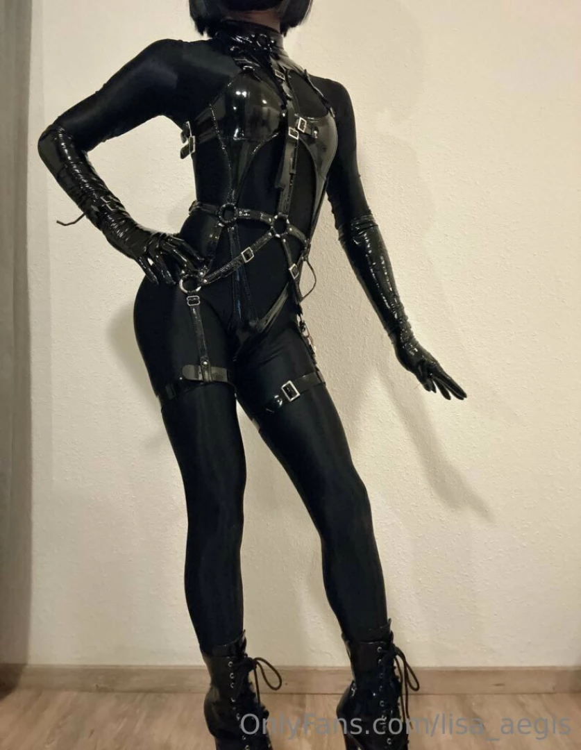 I love this black combo might do something lewd with it later 