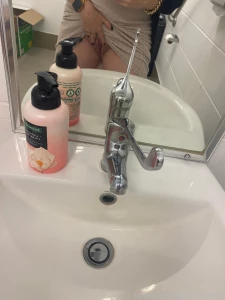 If we worked together would you fuck me in this bathroom i could