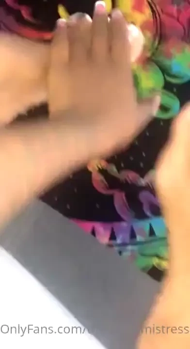 Happy toesday who s sponsoring this weeks pedicure then i want to give 