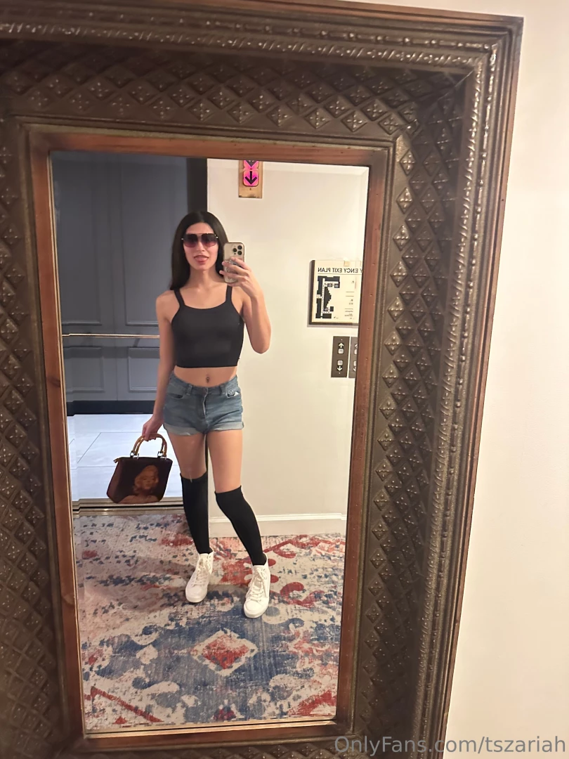 Mirror selfie s are the best 