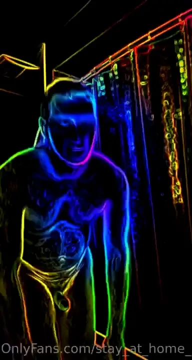 My last neon lines video in the bathroom scrubbing series now it s 