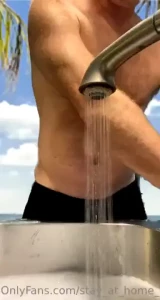 Doing the dishes really quick before anyone gets home i don t wanna part 1