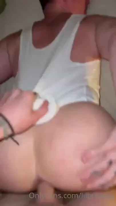 I cant stop watching this i want all my subs to cum inside me 