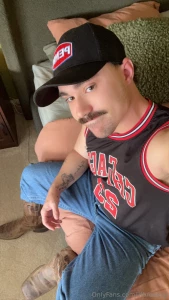 Hoping we can fuck later bro i need warm dick aye