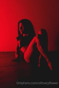 Keep the red light focus on me