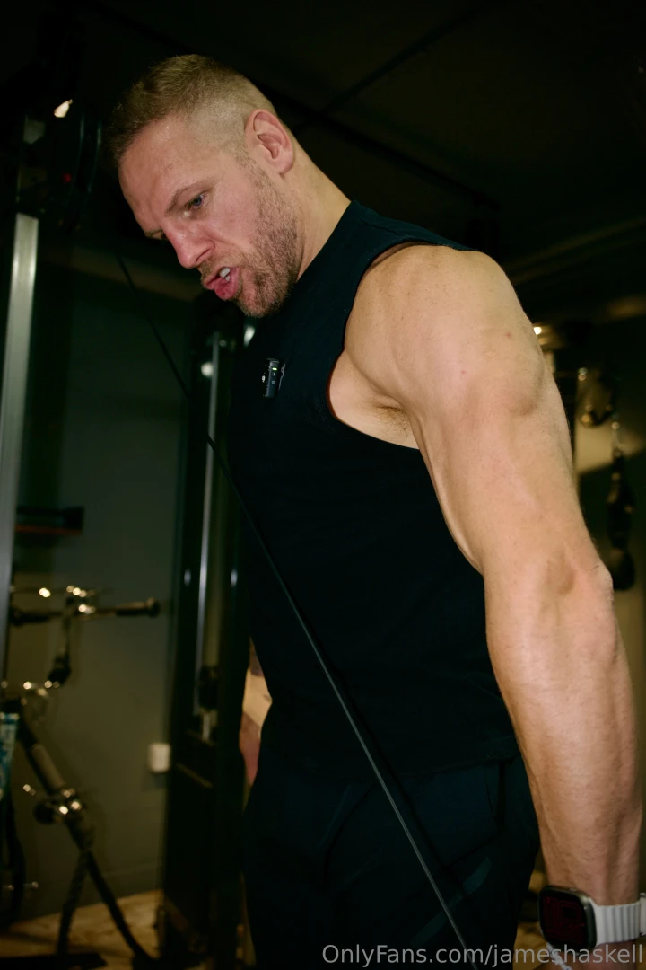 Big gym session went down earlier today don t say i never treat you part 4 