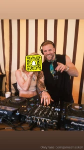 Back to it after a good few days in the fields of worthy farm i wonder