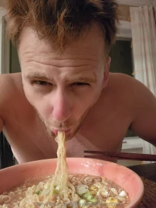 Ah late night ramen soothes a broken heart hahaha