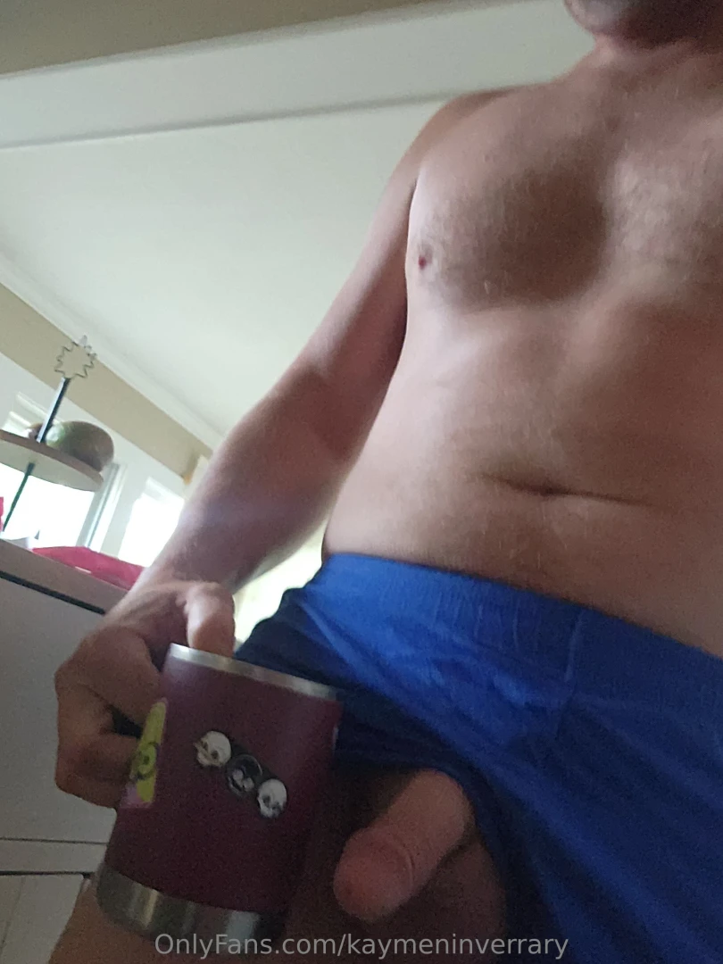 A cup of coffee in the morning oh yeah 