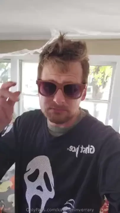 Today s coustume hungover daddy deluxe 90 s edition part 1 