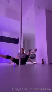 I m dying to show off my sexy moves in stunning high heels but i don t