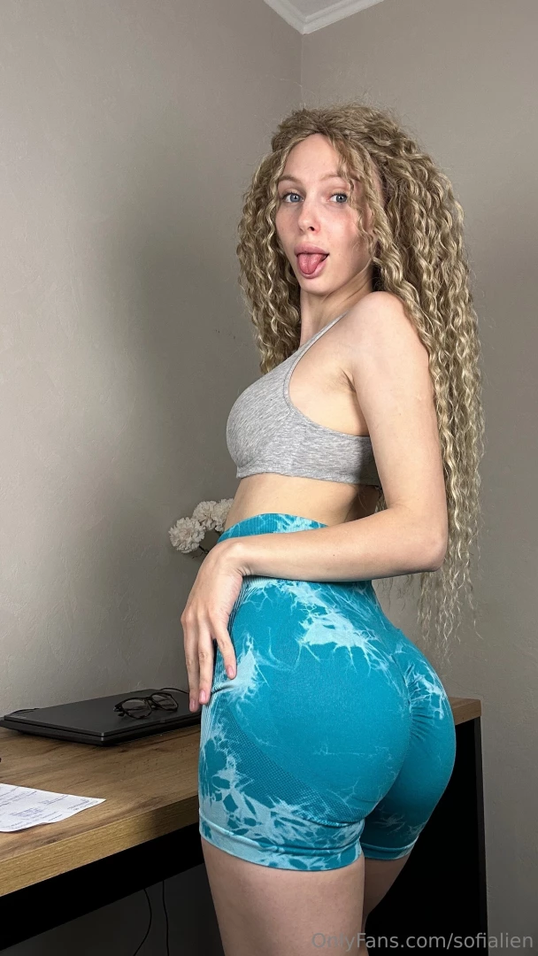 100 outside and i m still doing leg day if that s not dedication idk 