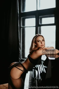 Alexa_blondi a hot hottie with a stunning flexible body is waiting for part 55