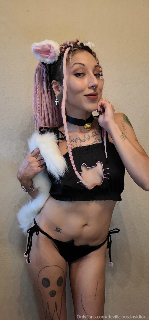 Kitty wants to play i know you ve seen this outfit somewhere before 3 part 3 