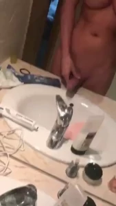 My amazing trick of pis-sing while hard lol imagine being pi-ss fucked