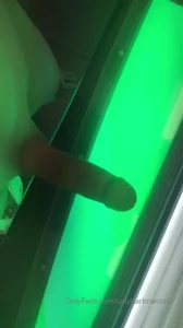 It s like wanking in a bad 1980s disco was trying to cum but the timer