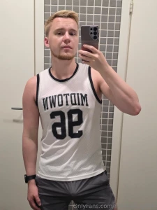 Gym follow my page to see hot content - https onlyfans com