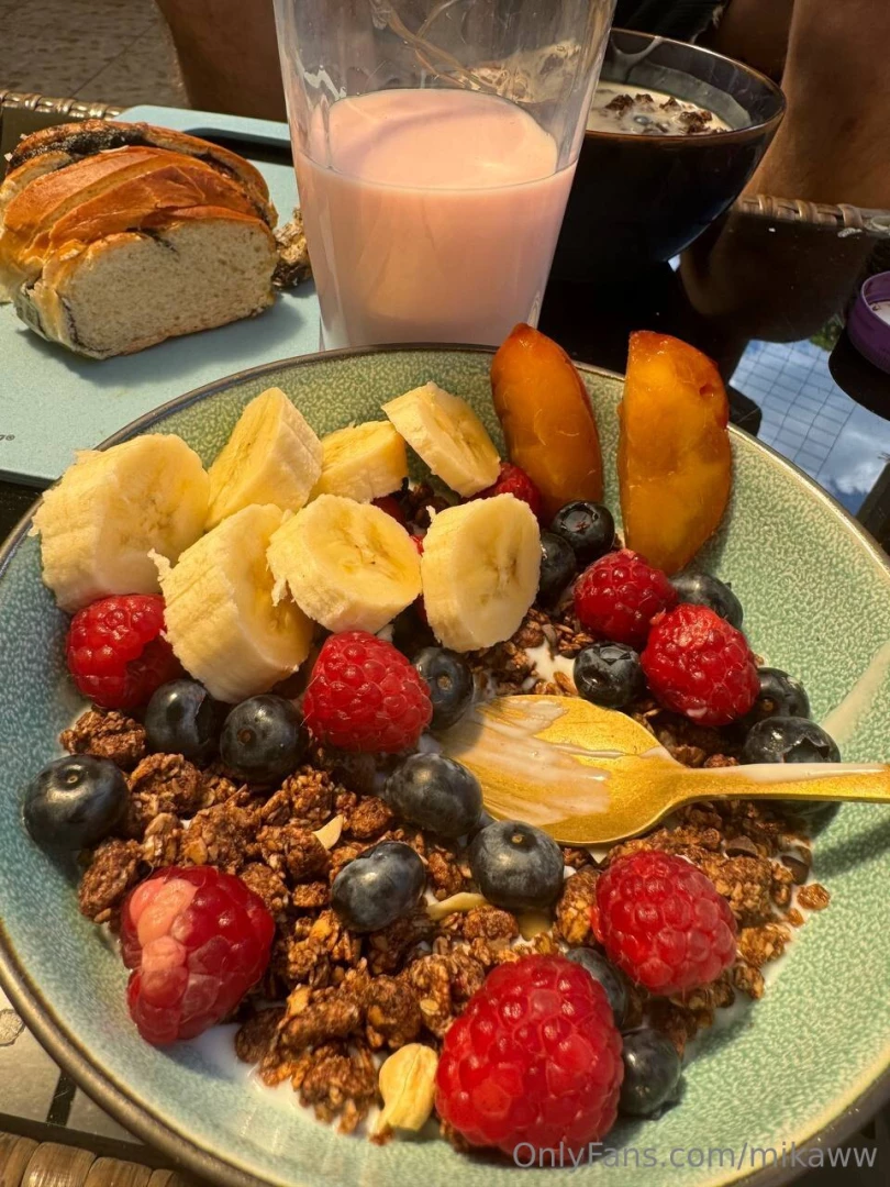 As always eating well energized with vitamins and joy 