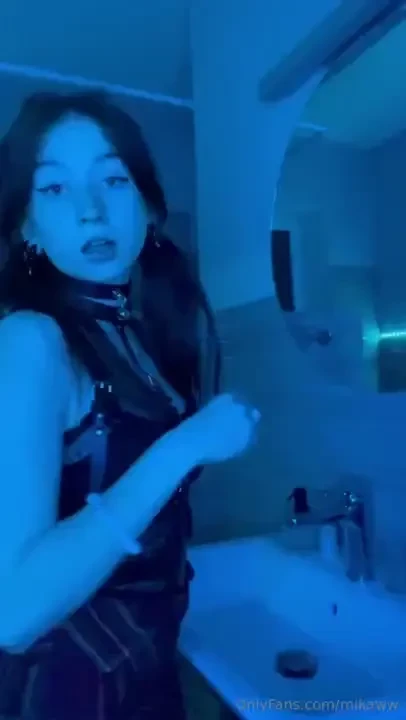 I was in a great mood and decided to dance but i couldn t resist and 